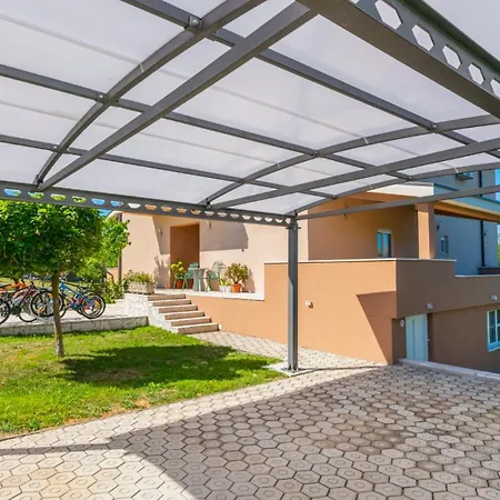 Villa Prunus Laurus-makarska By Guide